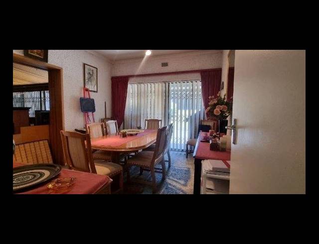 3 BEDROOM HOUSE FOR SALE IN KEW